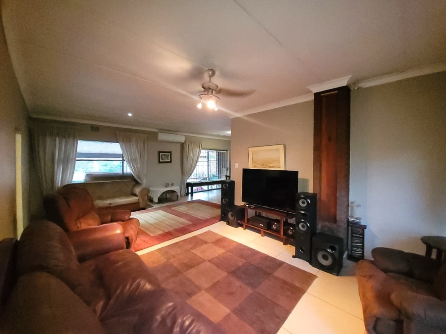 6 Bedroom Property for Sale in Baillie Park North West